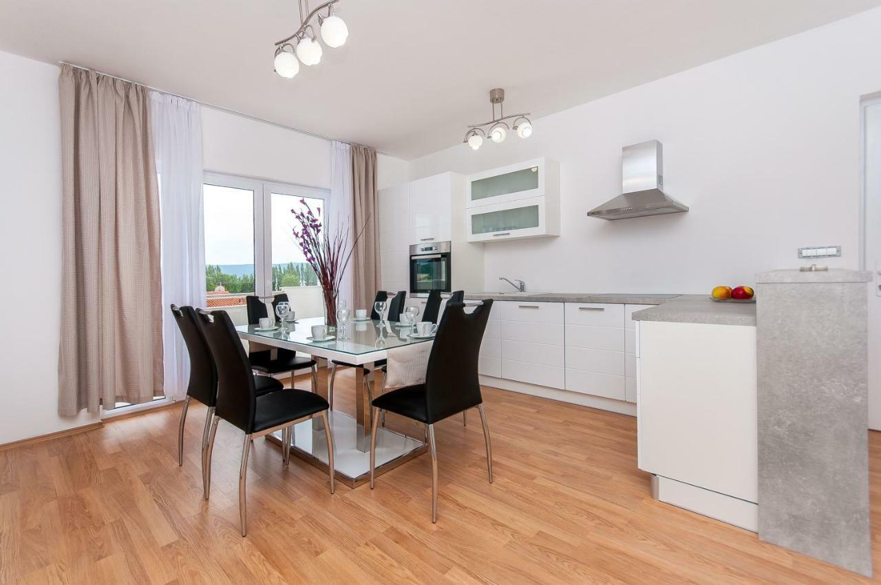 Apartman Mira- Omiš Εξωτερικό φωτογραφία