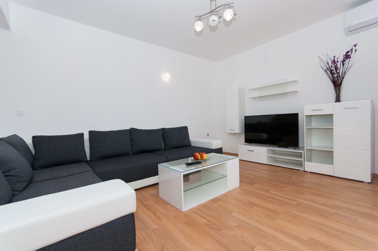 Apartman Mira- Omiš Εξωτερικό φωτογραφία